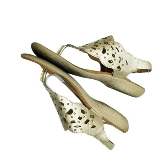 Cobb Hill New Balance Womens Leather Sandals 7M Gold Open Toe Perforated Design - Picture 13 of 13